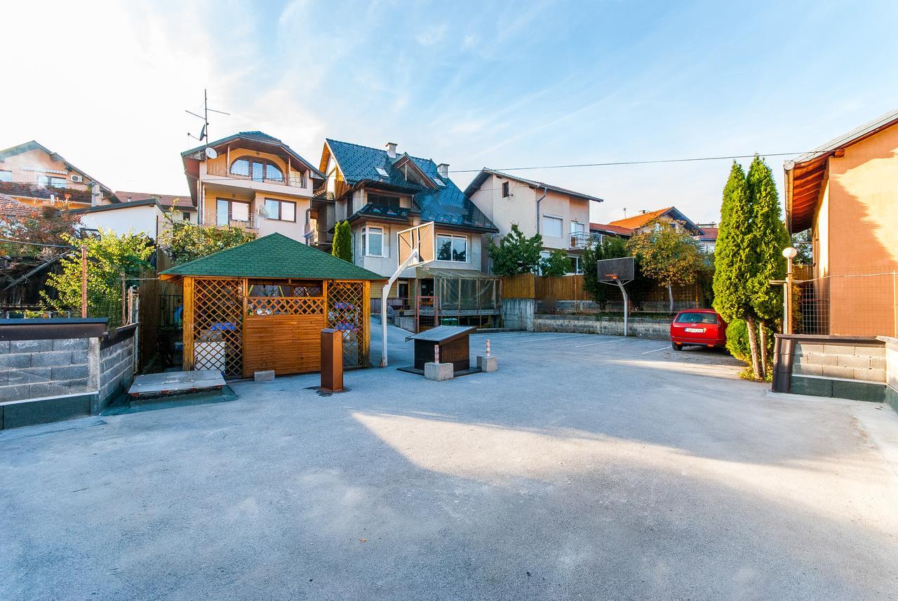 Apartments Kira Сараево Екстериор снимка